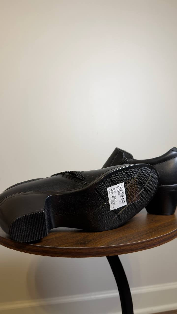 Clarks  Shoes  Black  7.5M  New  $105