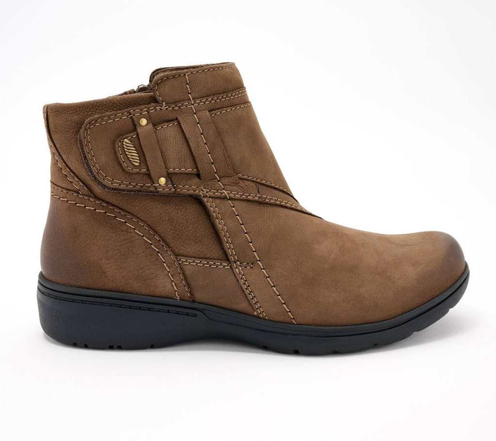 Clarks  Carleigh  Style  Boots  Brown  Nubuck  7.5M  New  $130