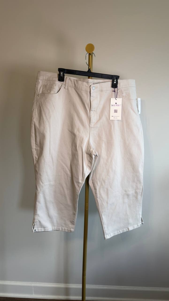 Gloria Vanderbilt Amanda Capri Pants Plus Size 22W Stonewood NWT $50