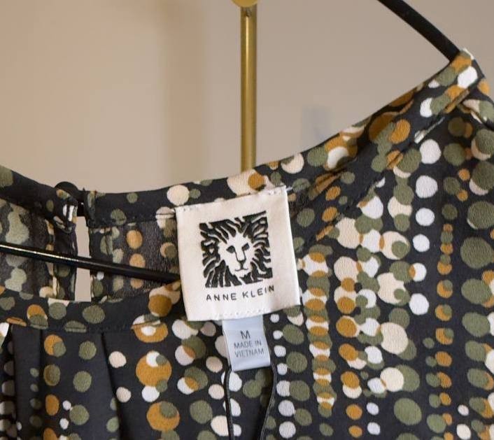Anne Klein Round Neck Sleeveless Pleated Top Olive Palm Multi M NWT $79