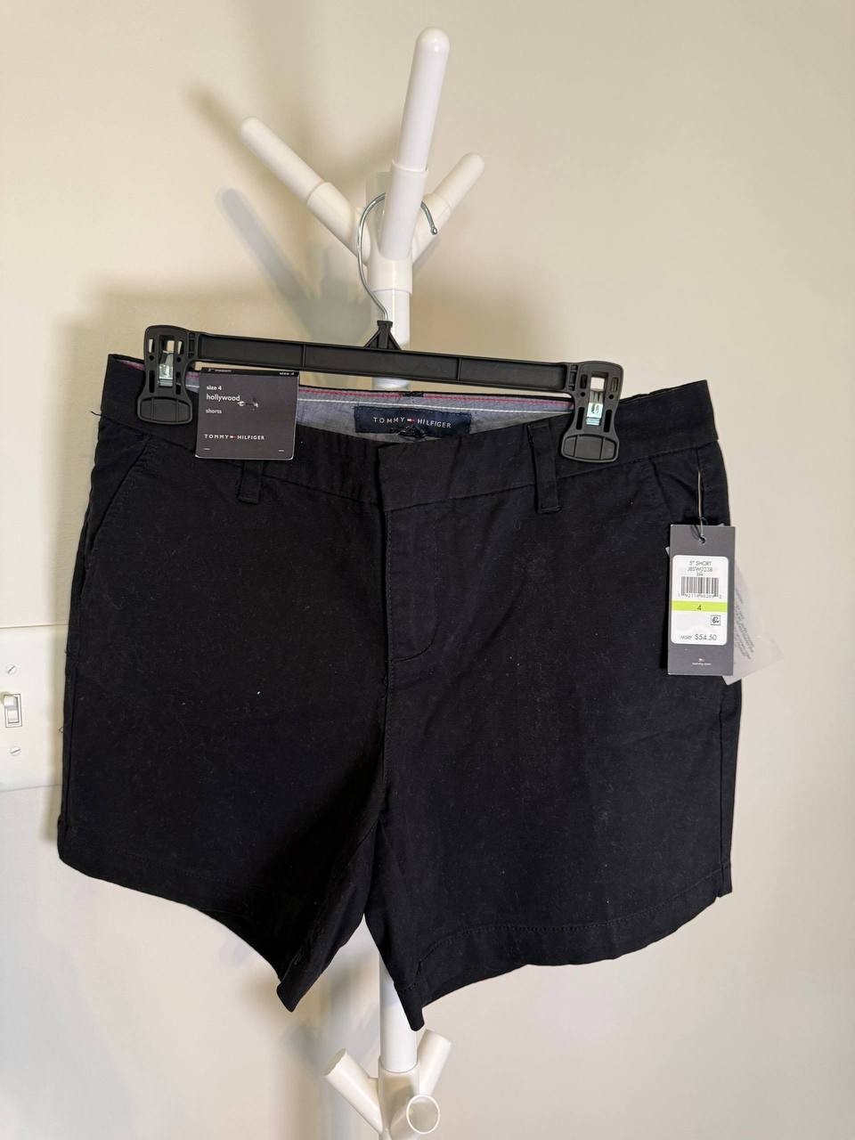 Tommy Hilfiger Hollywood Chino Shorts – Size 4 – NWT – $54.50
