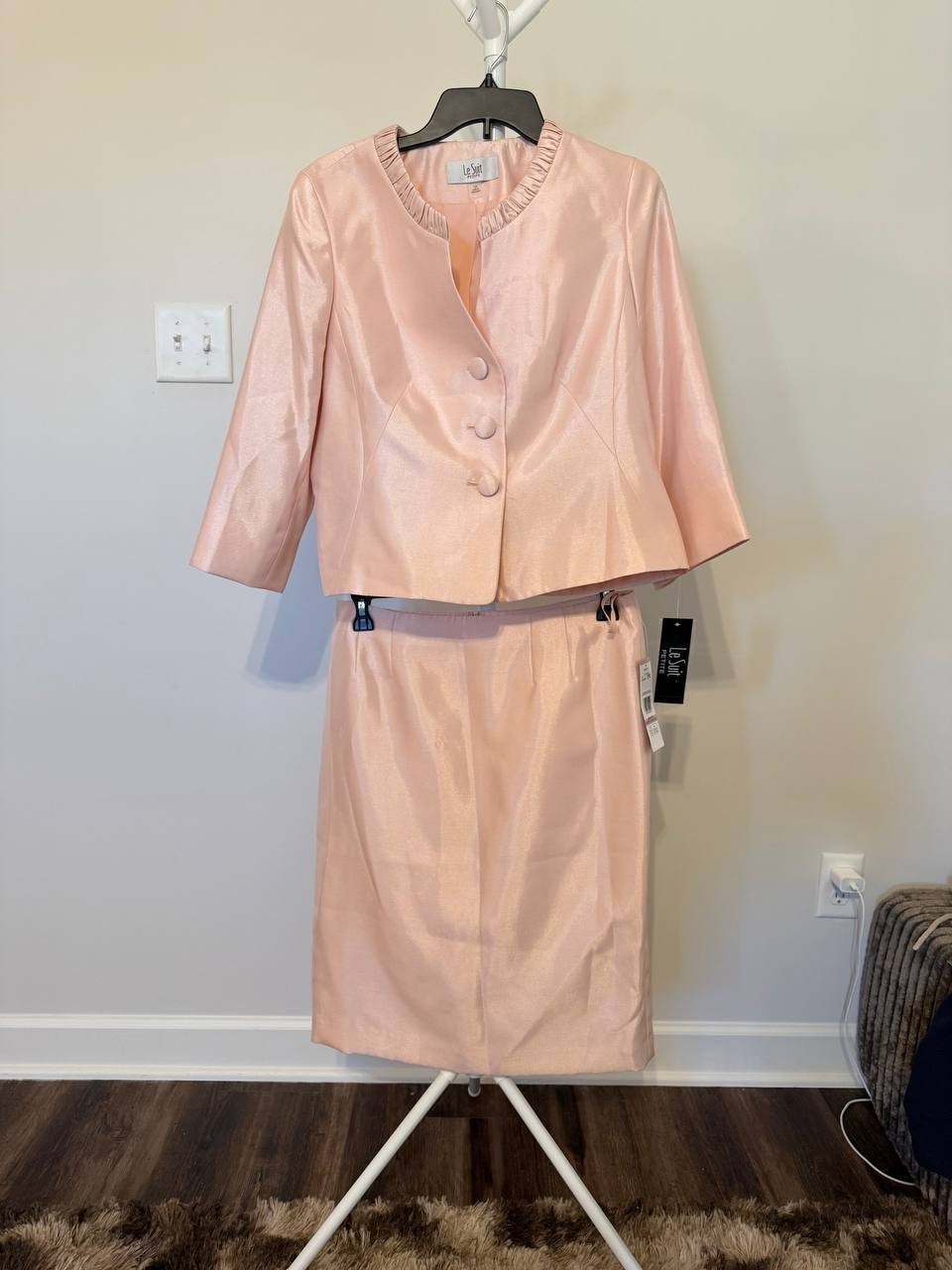 Le Suit Women’s Suit – Size 12P – NWT – $265