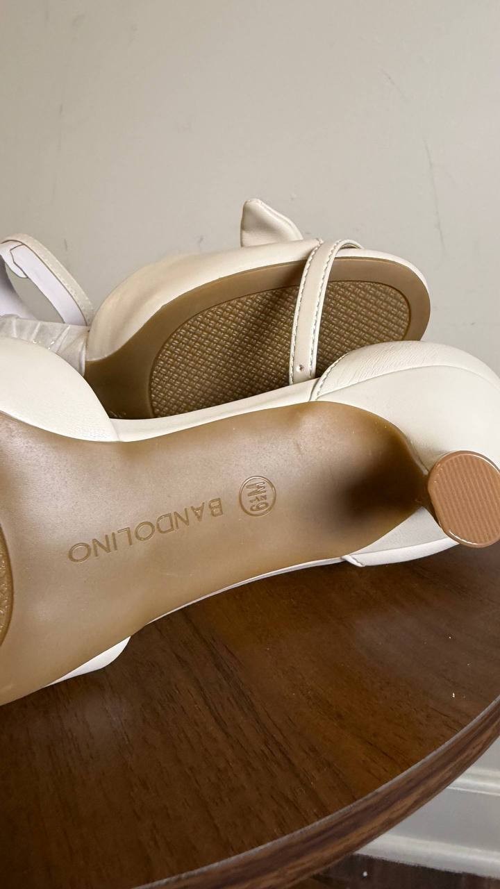 Bandolino Ivory Polyurethane Kitten Heel Sandals 6.5M NIB MSRP $79