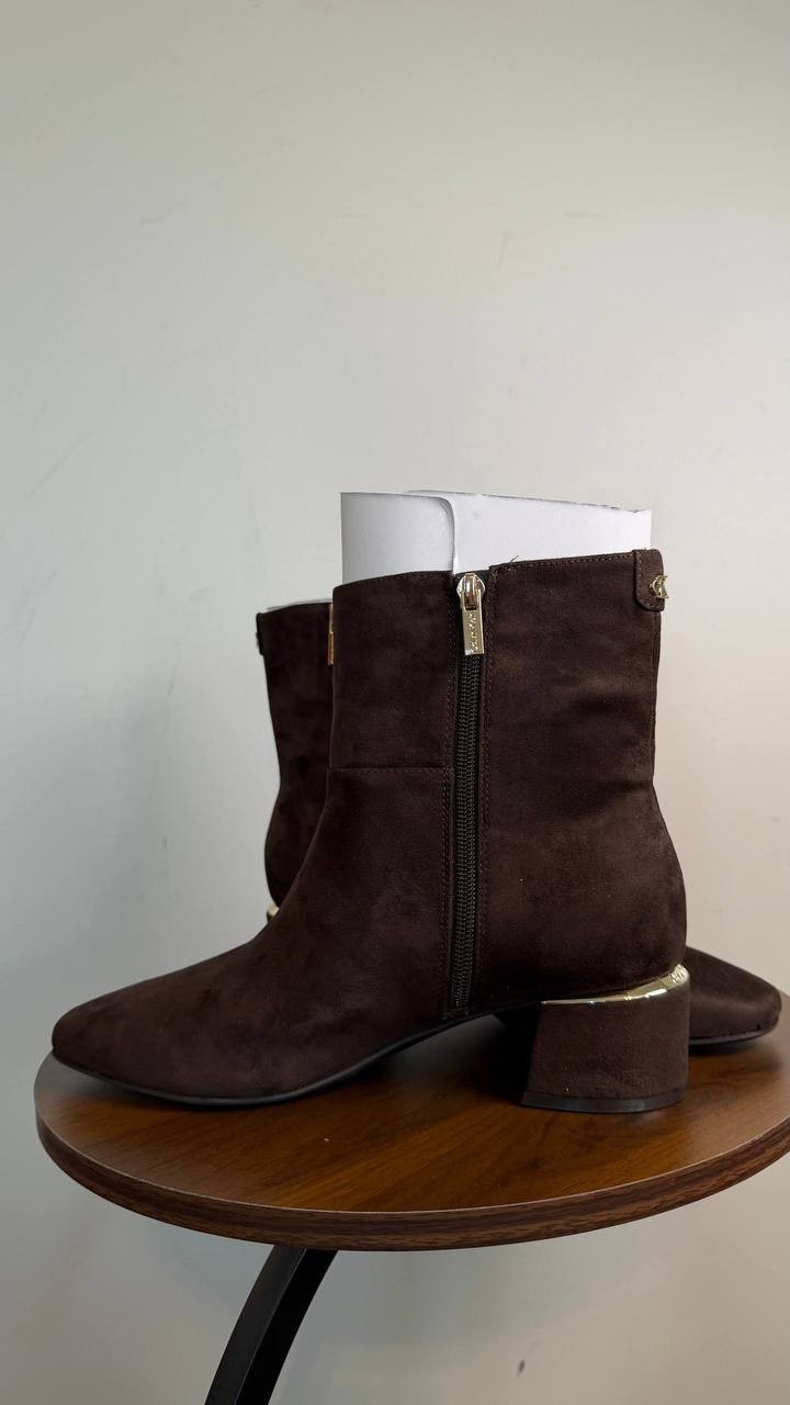 Calvin Klein Parry Block Heel Ankle Booties Dark Brown 8.5M Man‑Made $129 NWB