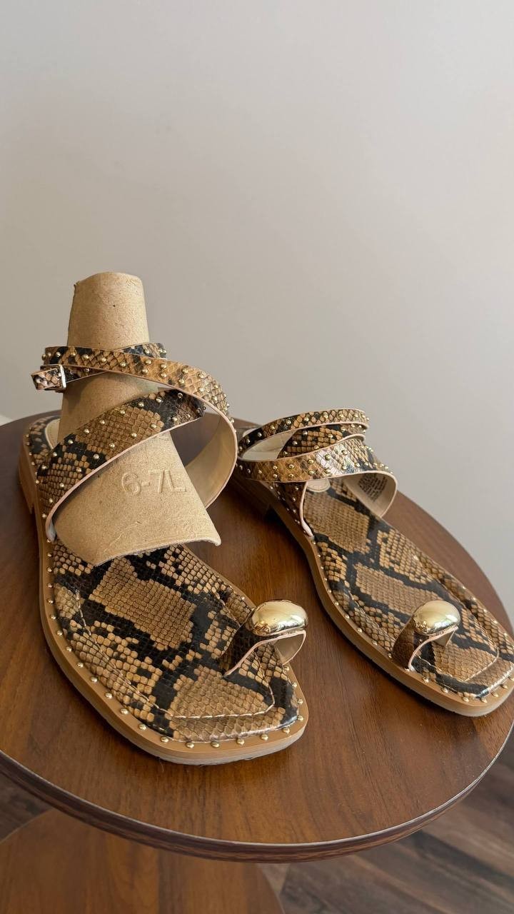 Kenneth Cole Raven Snake Print Studded Sandals 8M Leather Pre‑Owned w/ Box $129