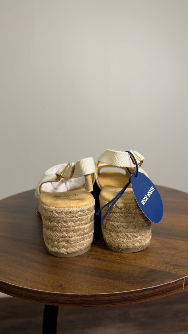 White  Mountain  Wedge  Sandals  White  Fabric  7.5W  New  $89