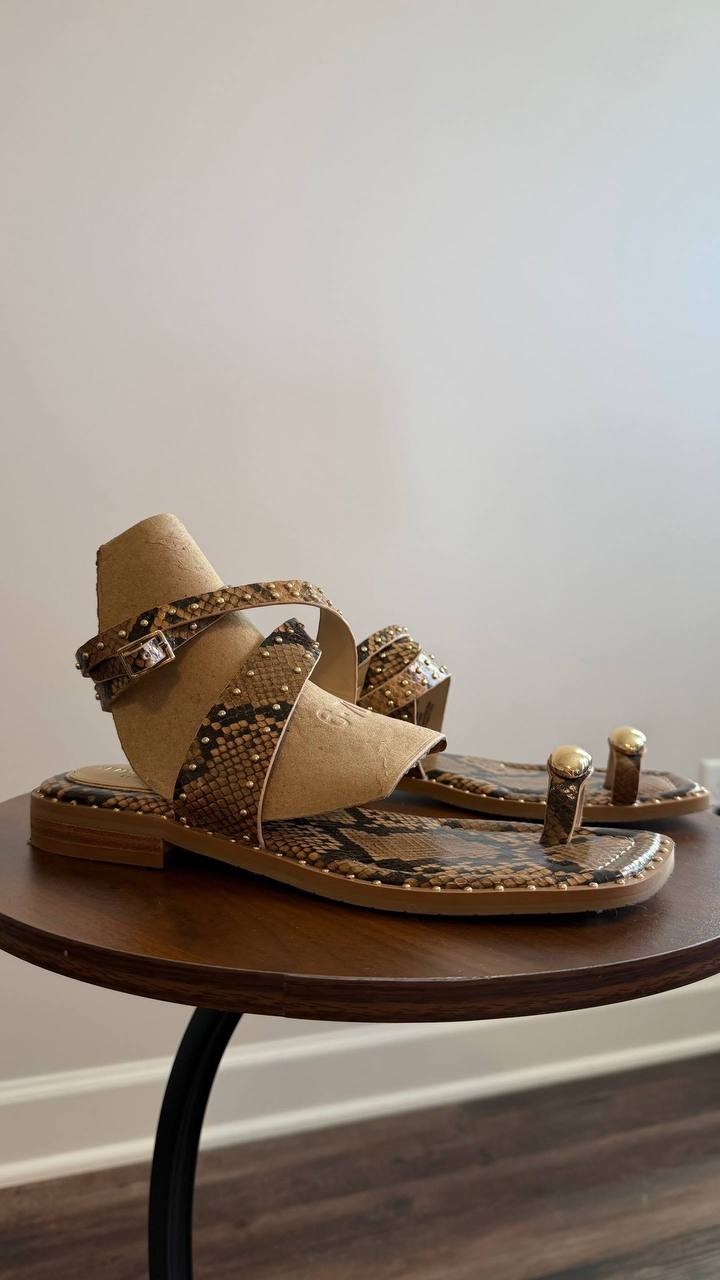 Kenneth Cole Raven Snake Print Studded Sandals 8M Leather Pre‑Owned w/ Box $129