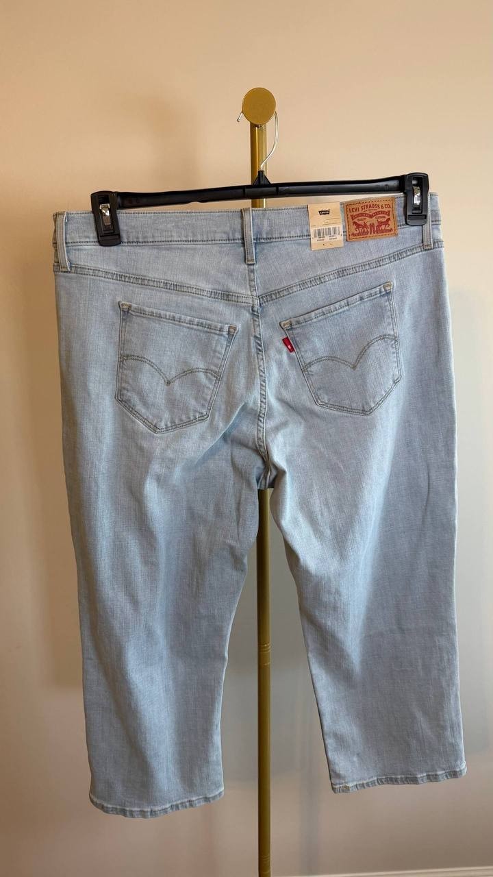 Levi’s Women’s 311 Shaping Skinny Capri Jeans Blue Light Wash Size 16W NWT $59.5