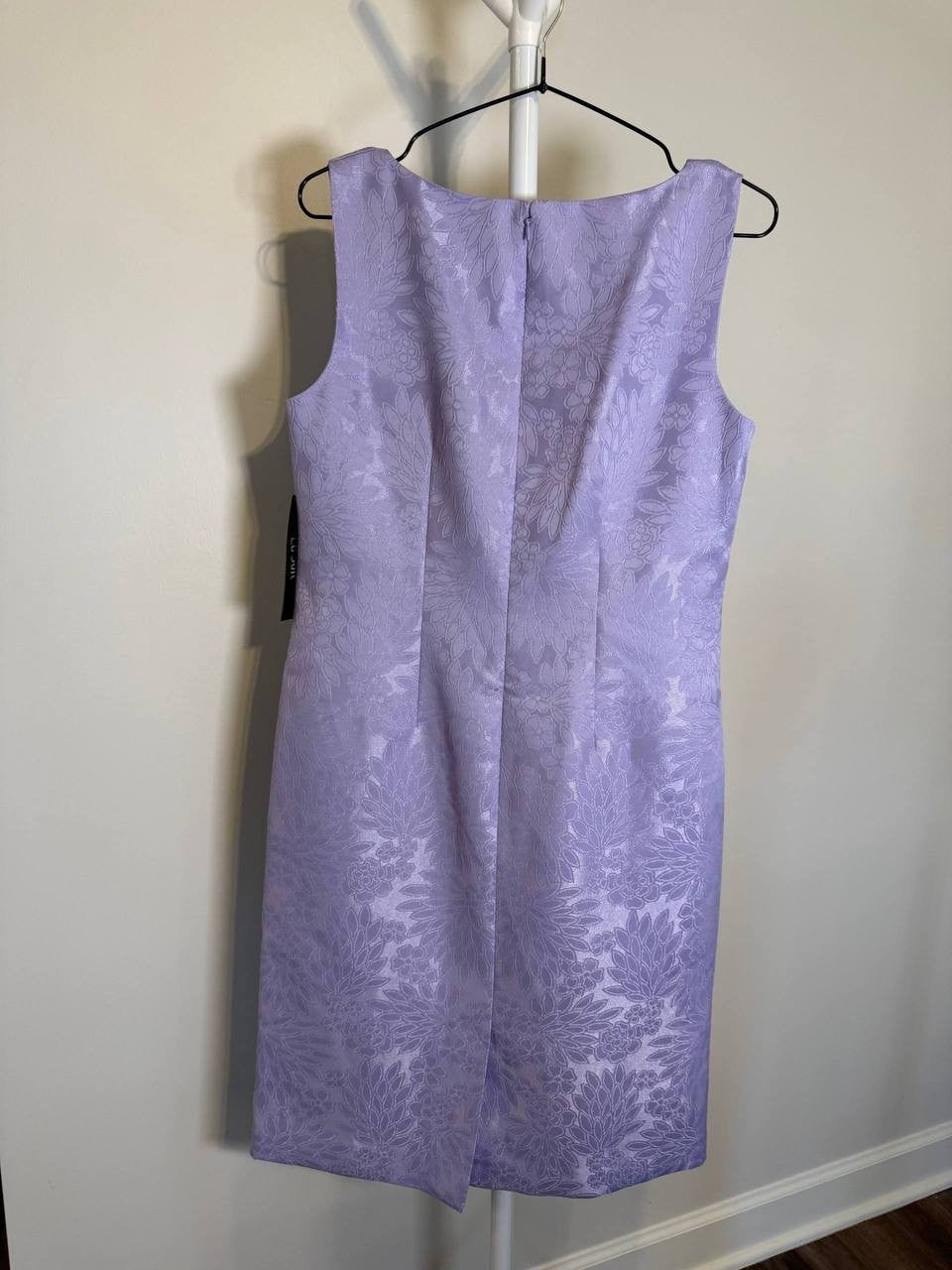 Le Suit Sleeveless Sheath Dress – Lavender– Size 4 – NWT-(Dress Only)