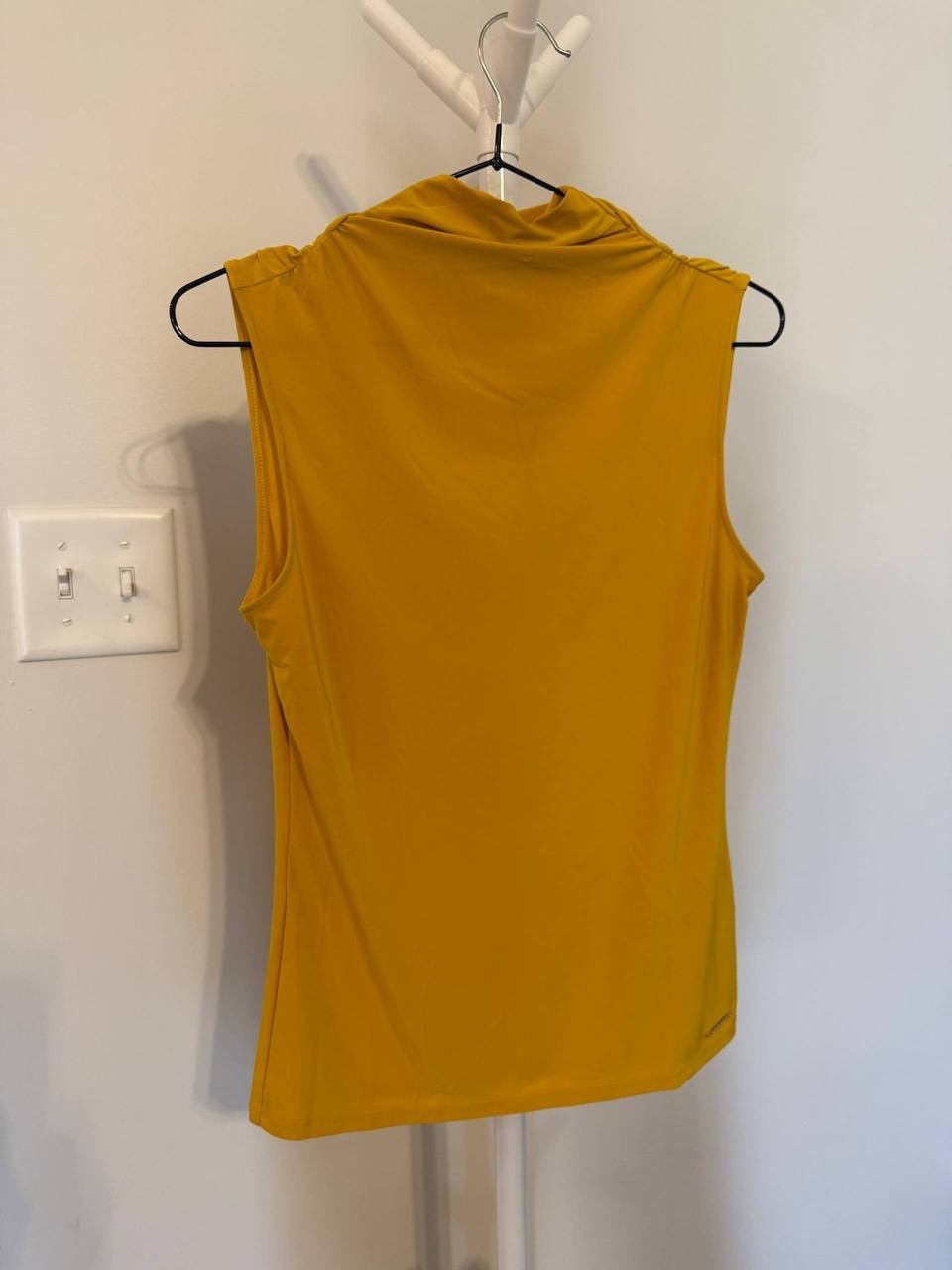 Calvin Klein Women’s Ruched Mockneck Top XS – Yellow – Flawed – NWT-59$