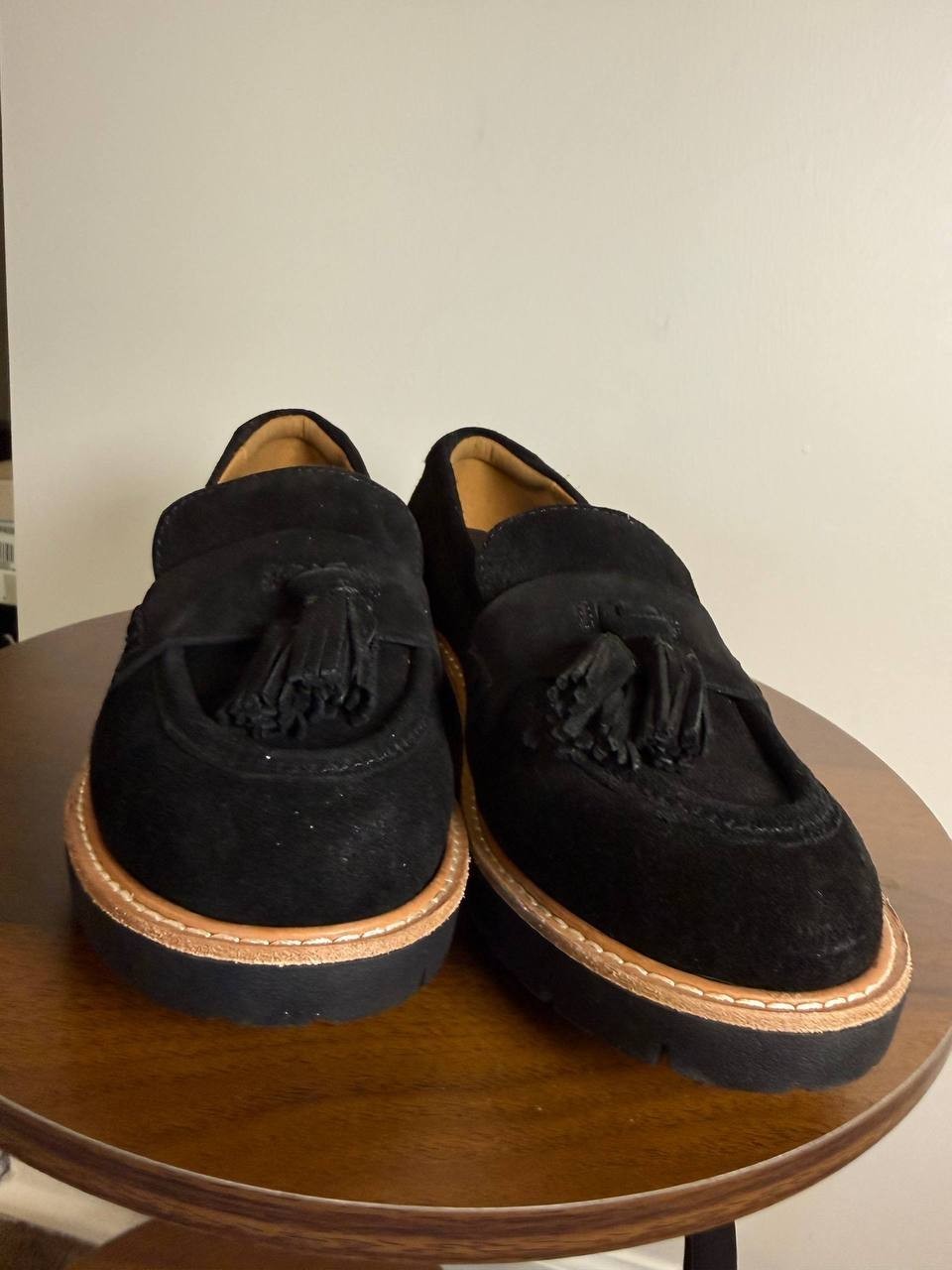 Earth Zimm Tassel Lug Loafers – Black Suede – Size 7.5M – New in Box