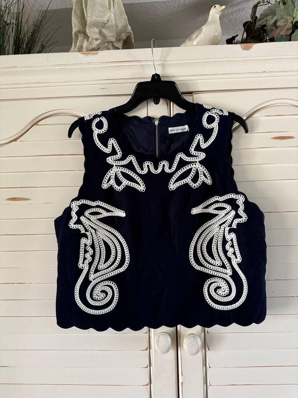 Avec Les Filles Navy Seahorse Embroidery Sleeveless Shell Top XL, Lined