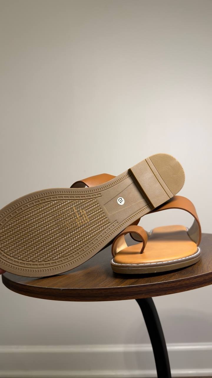 GC  Shoes  Florence  Toe  Loop  Flat  Sandals  Tan  10  NWT  $55