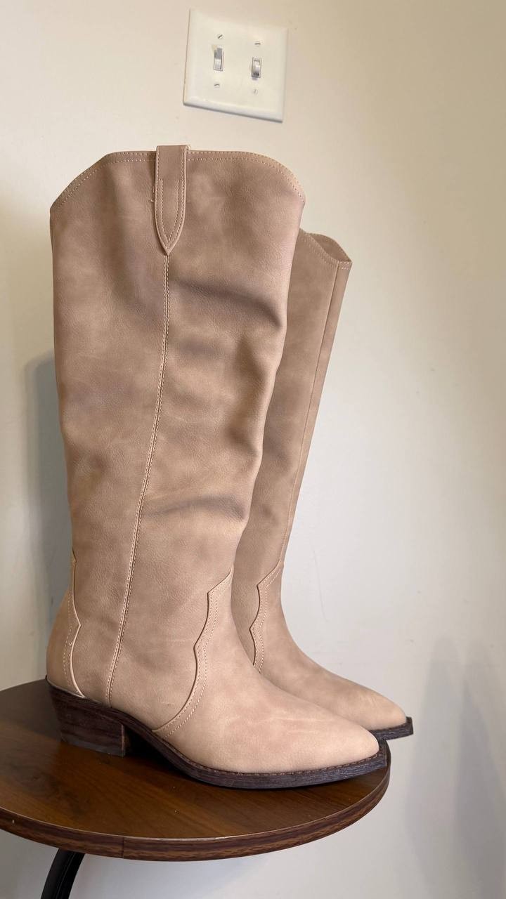 DV Dolce Vita High Boots 7.5M Dune Man‑Made New in Box MSRP $99