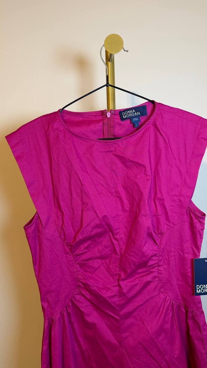 Donna Morgan Gathered-Waist Extended-Shoulder Dress Fuchsia 4 NWT $118