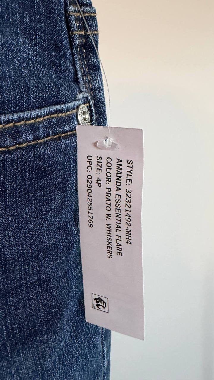 Gloria Vanderbilt Petite Amanda Essential Flared High Rise Jeans Blue 4P NWT