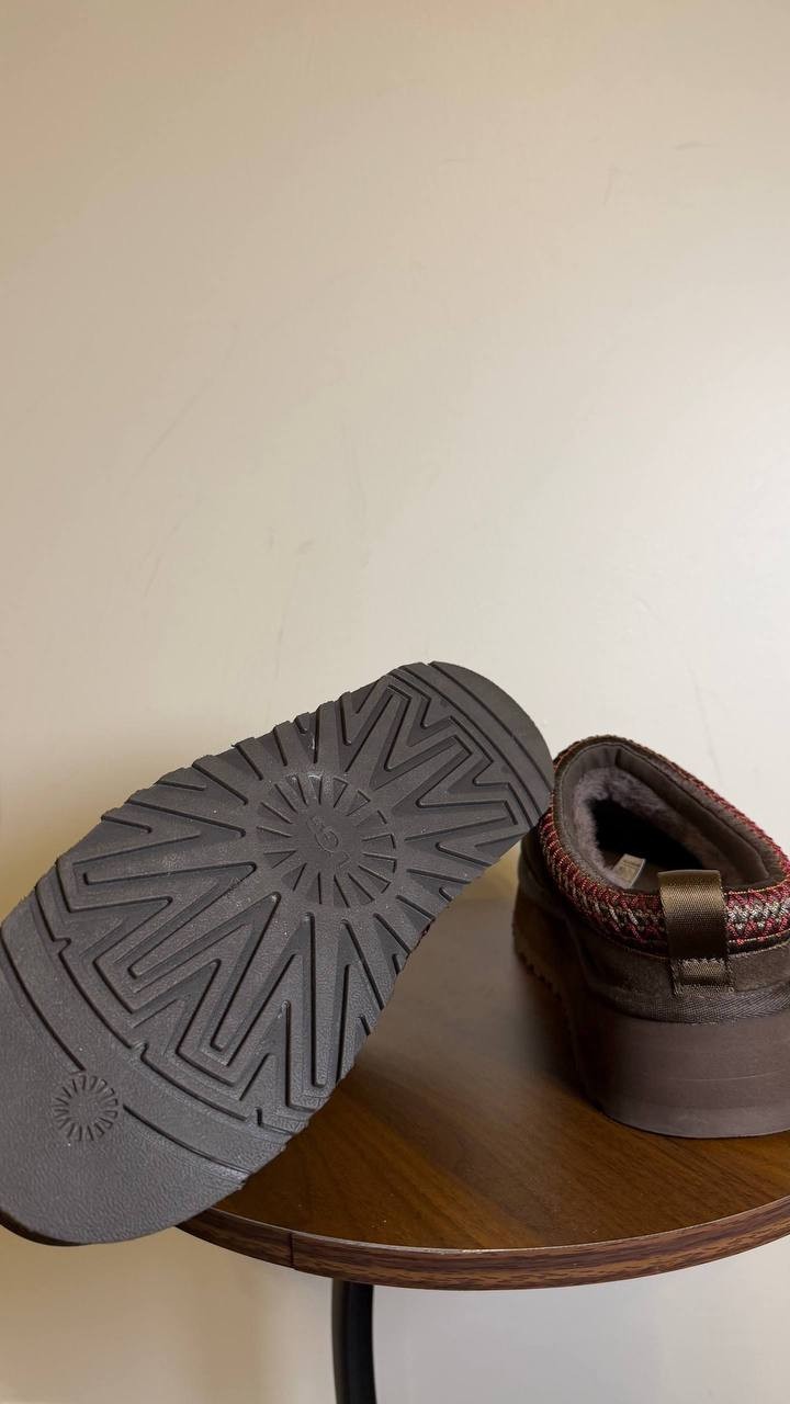 UGG Dusted Cocoa Suede Clogs 8M NIB MSRP $248