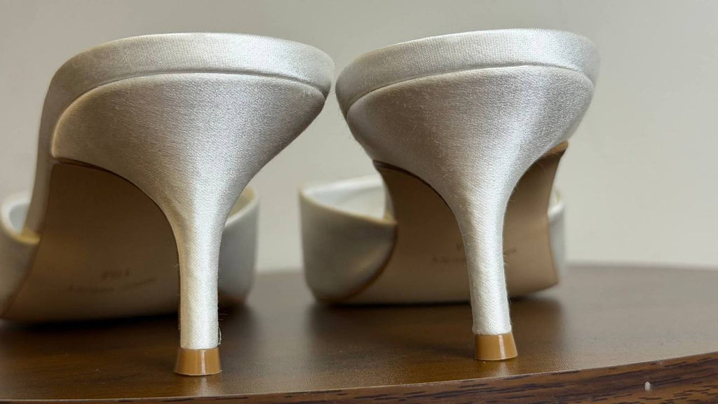 Nine West Women’s Satin Pumps 11M White Textile – New in Box MSRP $85