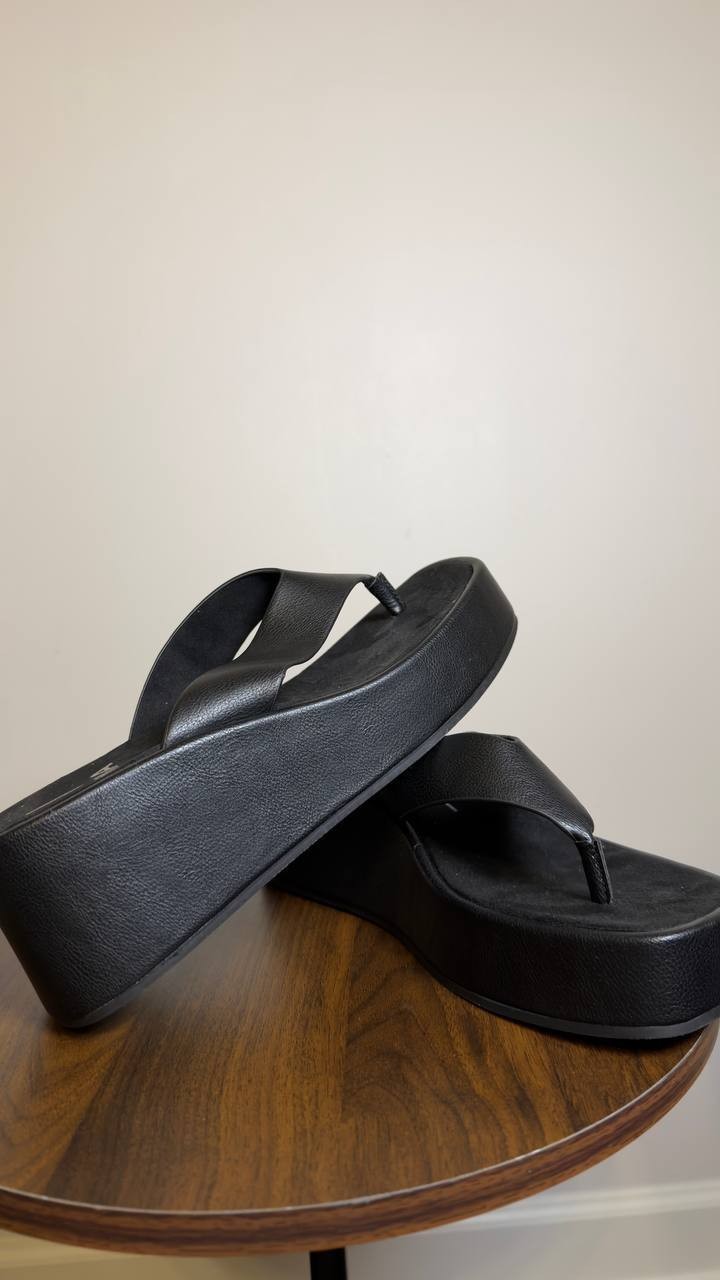 MIA Wedge Flip Flop Black 9 M New $70.00