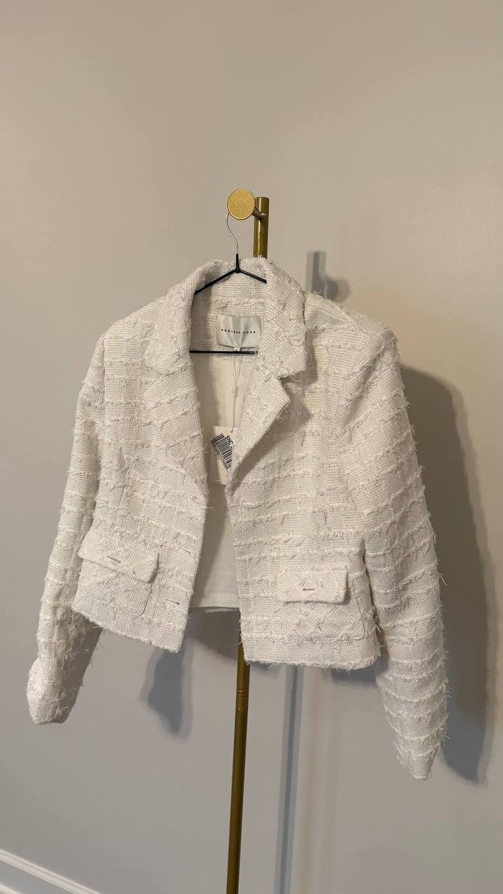 Endless Rose White Crop Tweed Jacket L NWT Without buttons Chic Modern msrp$185