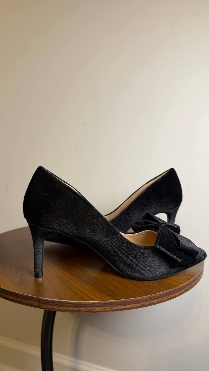Journee Collection Black Velvet Dress Pumps 5.5W New w/o Box MSRP $108