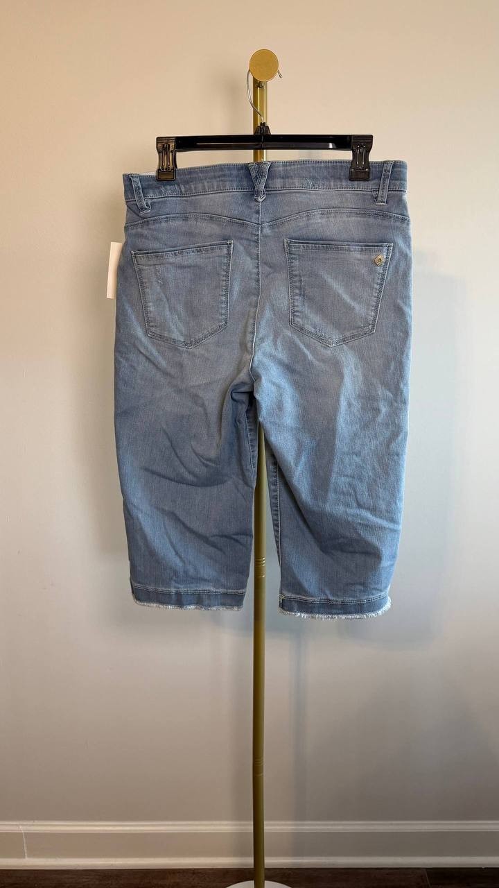 Democracy “Ab”solution Petite Fray Hem Skimmer Capri Jeans Light Blue 10P NWT