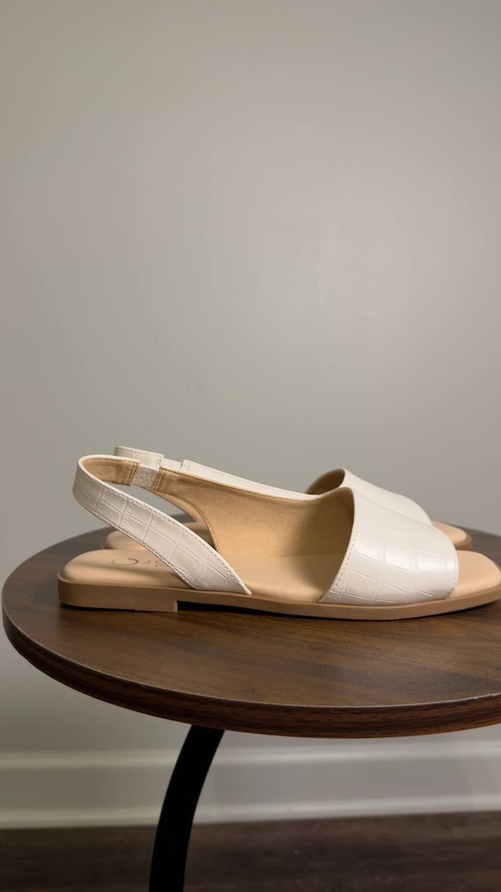 Journee  Collection  Flat  Sandals  White  6M  New  $72