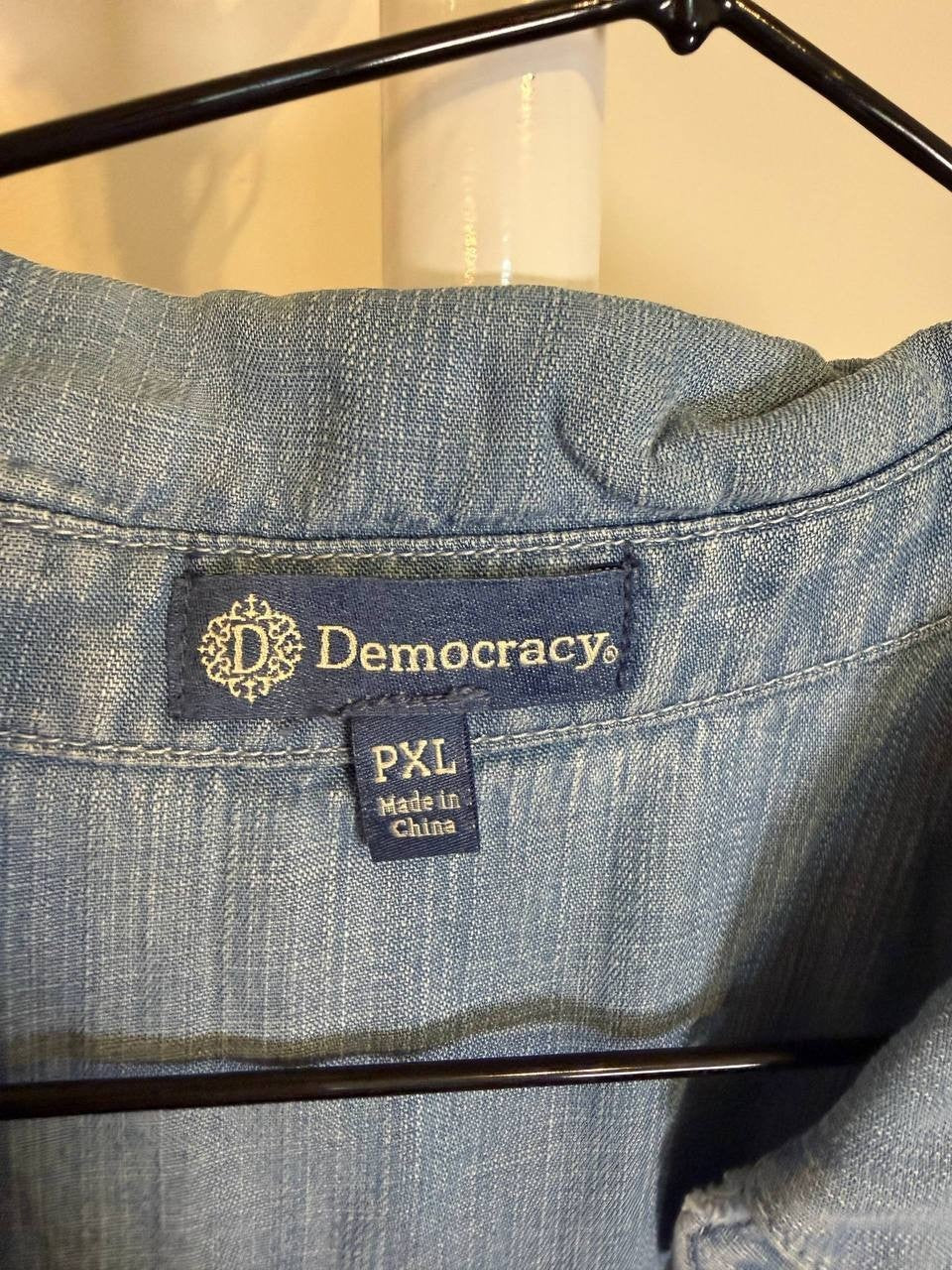 Democracy Ruched Short‑Sleeve Collar Button‑Down Pleated Petite Shirt – PXL –NWT