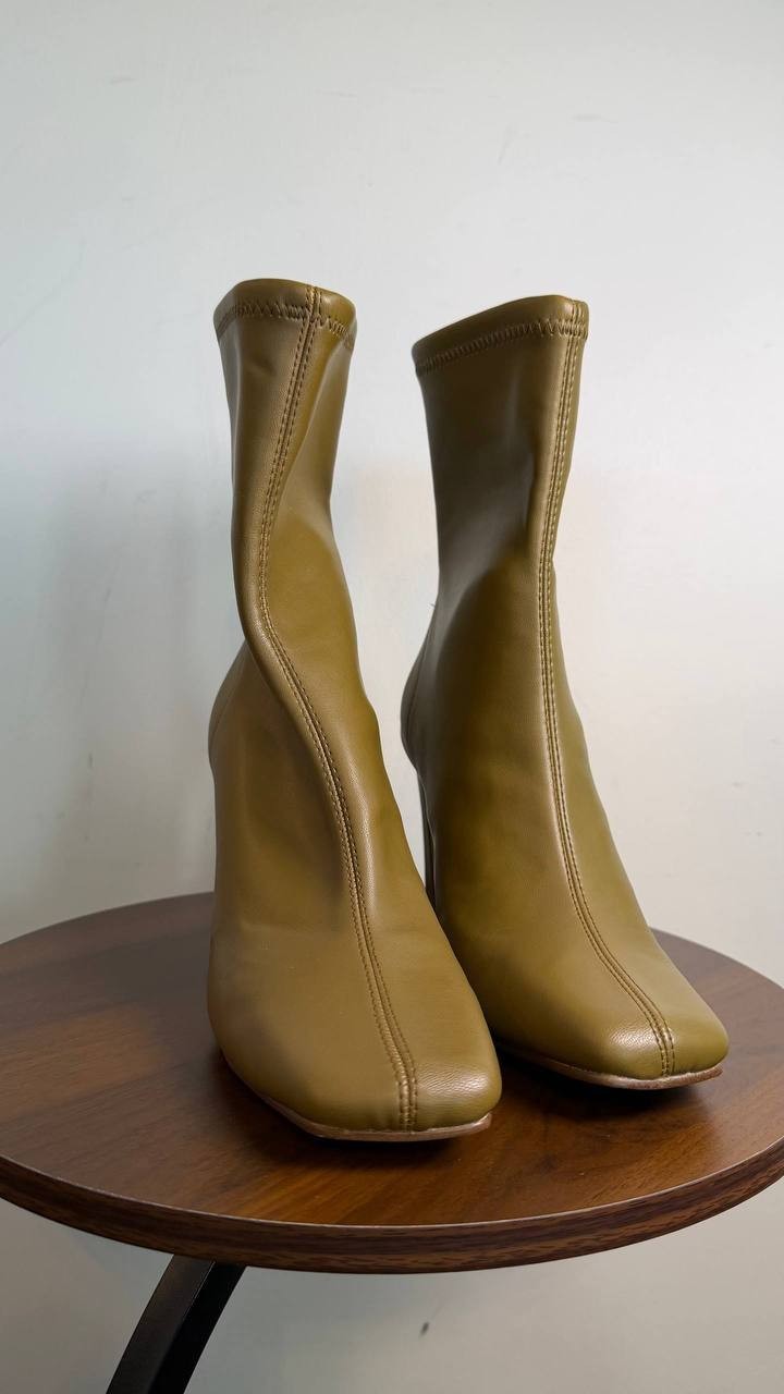 Steve Madden Khelan Olive Ankle Boots 9M Vegan Leather Block Heel $119.95 NWB