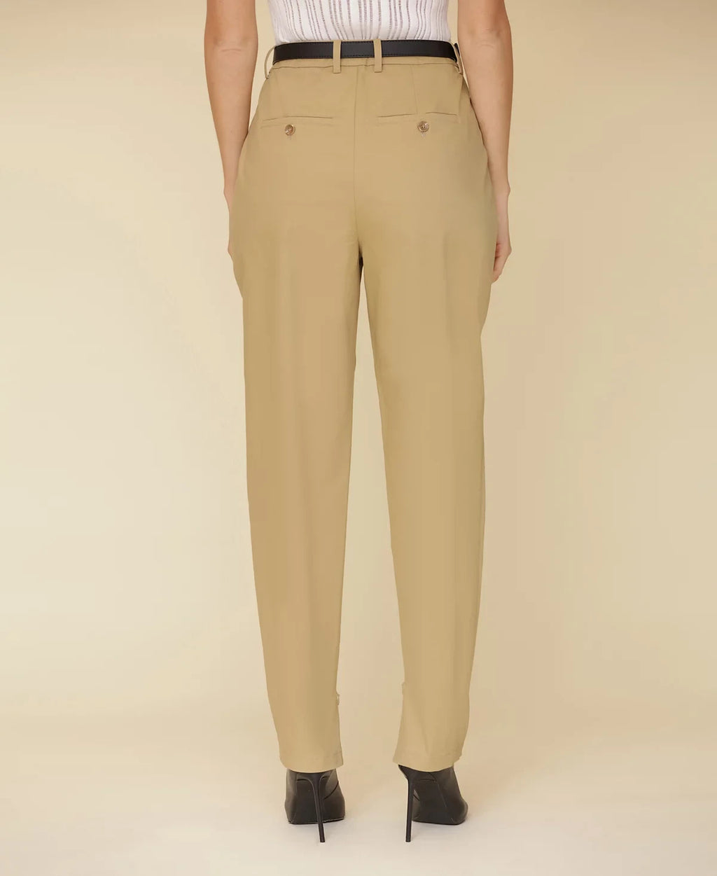 Avec Les Filles High-Waisted Belted Tapered Pants – Size 12