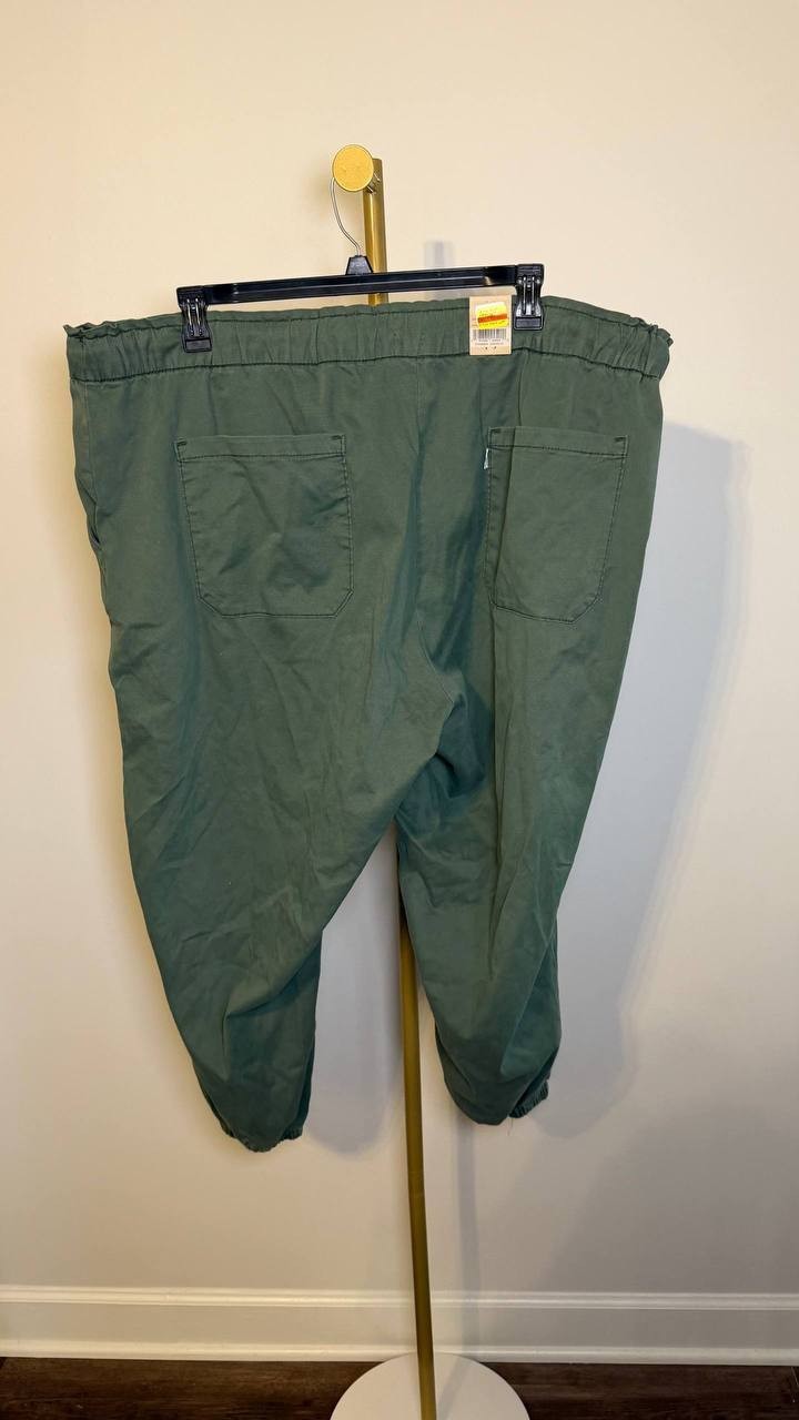 Levi’s Plus Size Off‑Duty High Rise Relaxed Jogger Pants Green 24W NWT $59.50