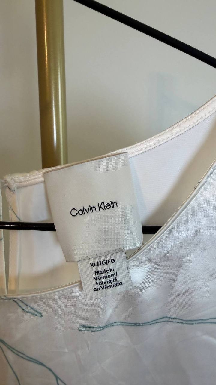 Calvin Klein Printed Crushed Satin Top White Floral Etched Size XL $69 preowned