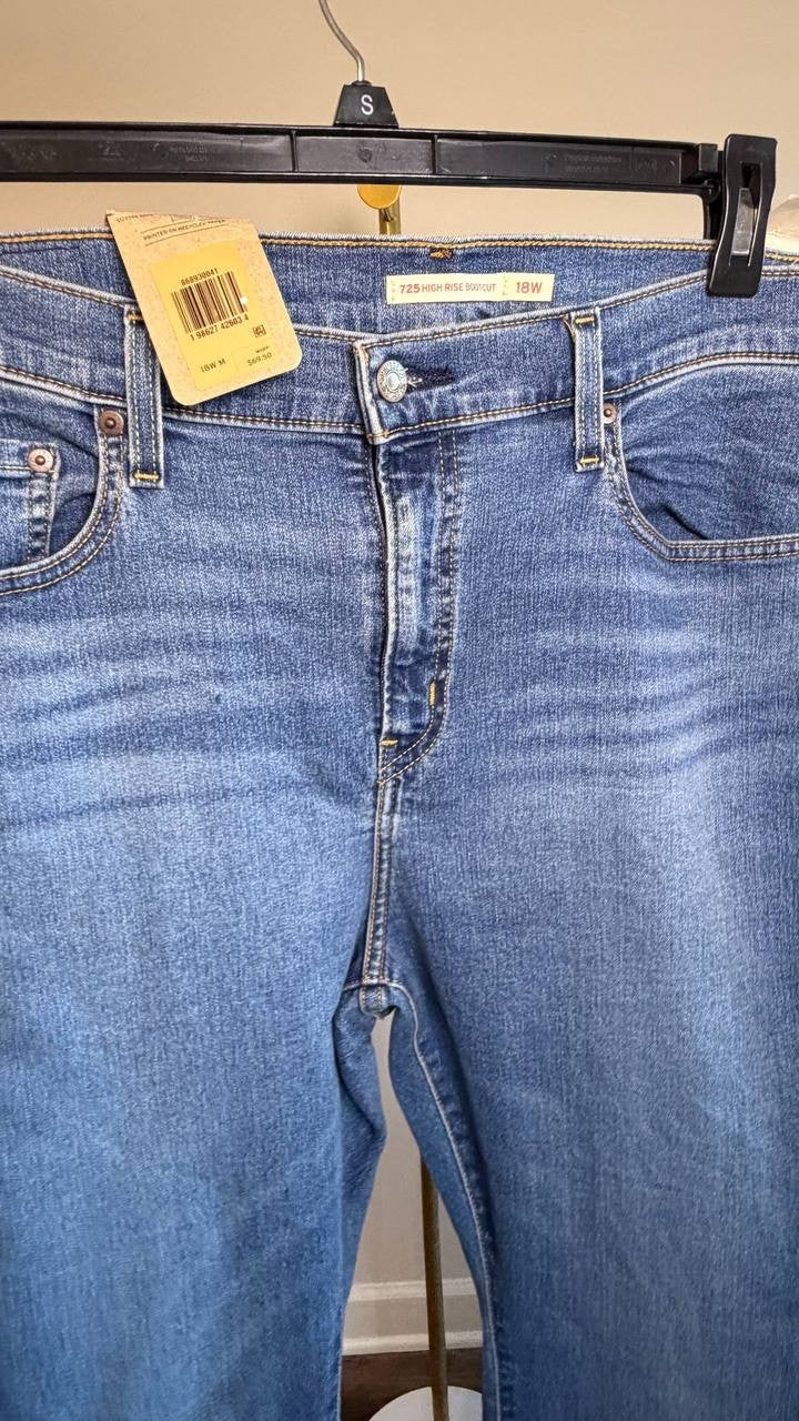 Levi’s 725 High Rise Bootcut Jeans Indigo 18W NWT $69.50