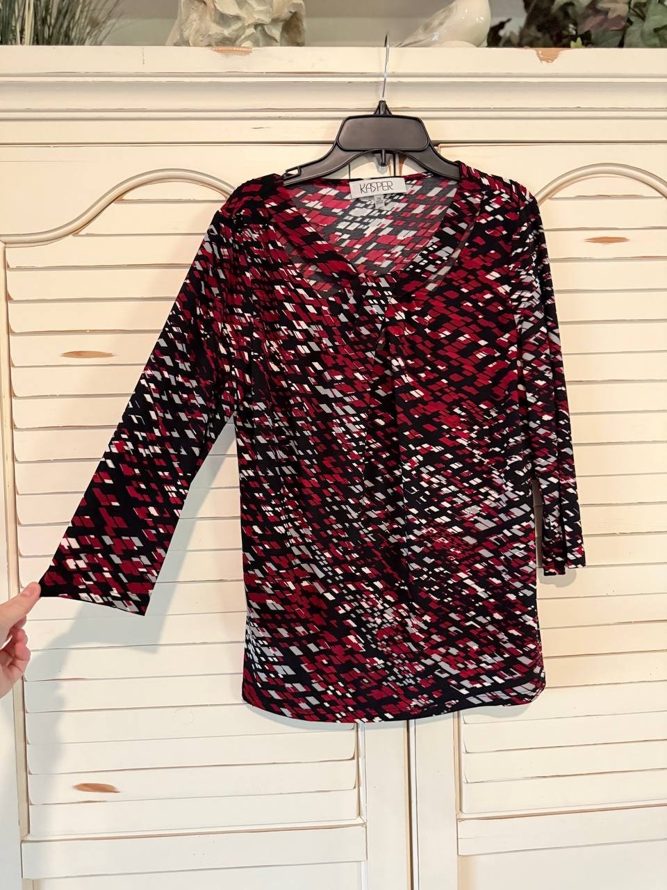 Kasper Multicolor Printed Twist-Neck Top Size PM NWT $69 – Chic & Versatile