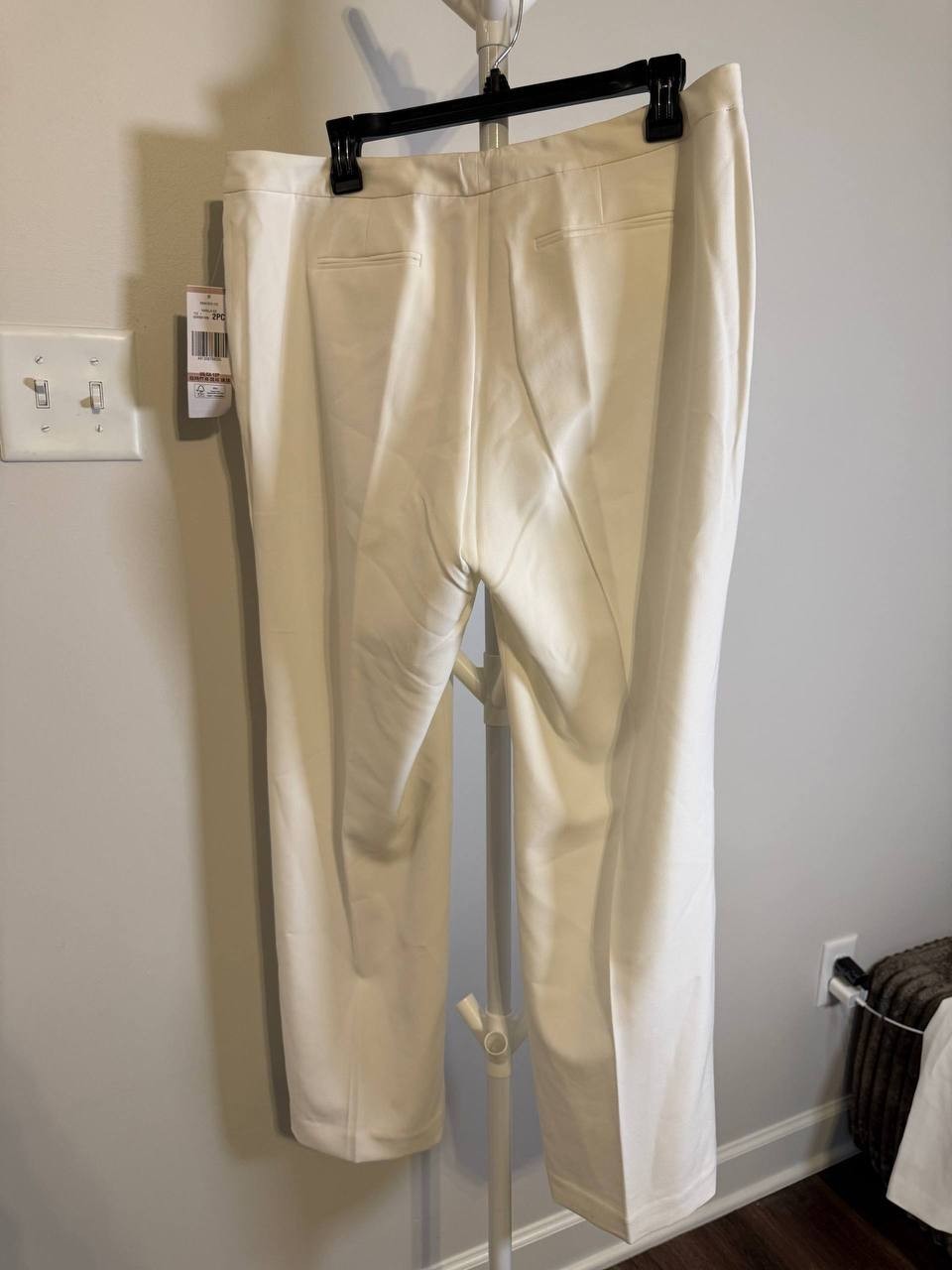 Le Suit Petite Jacket & Pant Suit– Ivory– Size 12P – NWT – $225