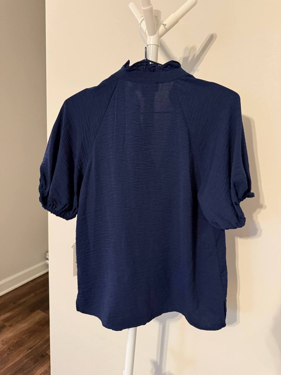 CeCe Short‑Sleeve Ruffle‑Neck Raglan Split‑Neck Blouse – Navy–Size XS –NWT –$69