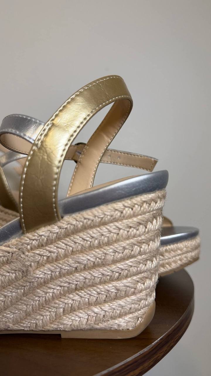Kenneth Cole Reaction Metallic Wedge Sandals 8.5M New in Box  MSRP 89$