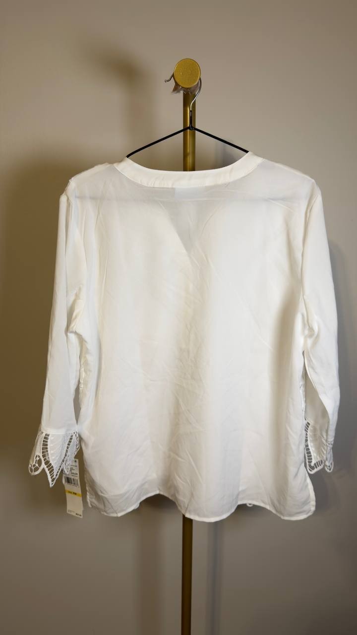 Alfred Dunner Petite Lace Cut Out Front Henley Top White PM NWT $64.50