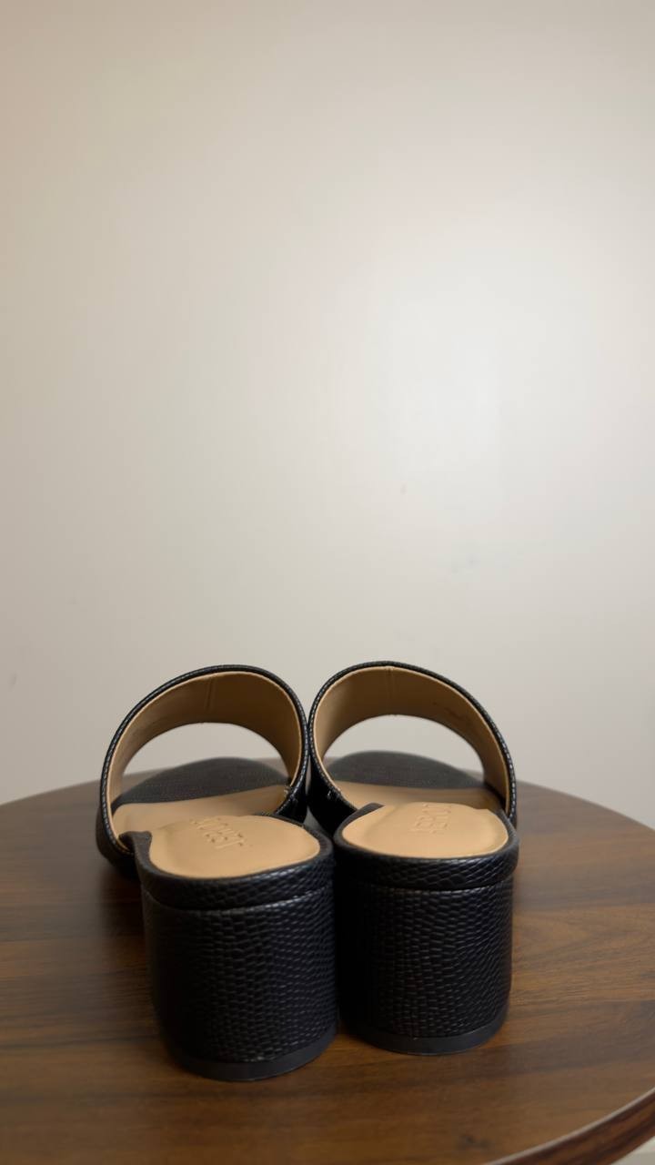 Aerosoles Toe Slide Sandals Black 8 W New $79.00