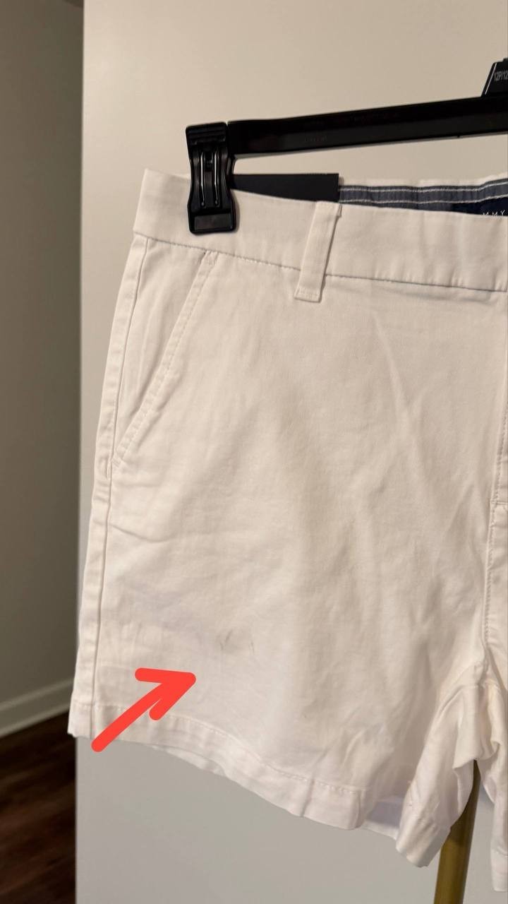 Calvin Klein White Tailored Shorts 10 NWT Stains Noted Needs Dry Clean msrp$54.5