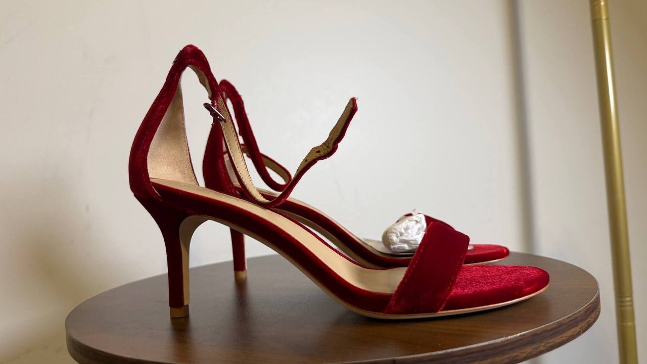 Lauren Ralph Lauren Red Velvet Mid Heel Sandals 7.5B NIB MSRP $148