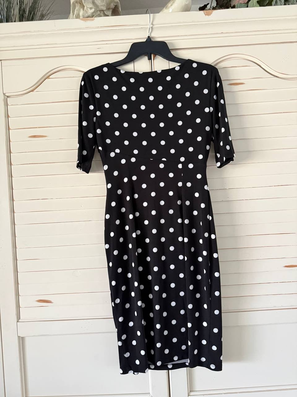 Connected Apparel Polka Dot Sheath Dress – Size 6 – NWT – Black Ruched Elbow