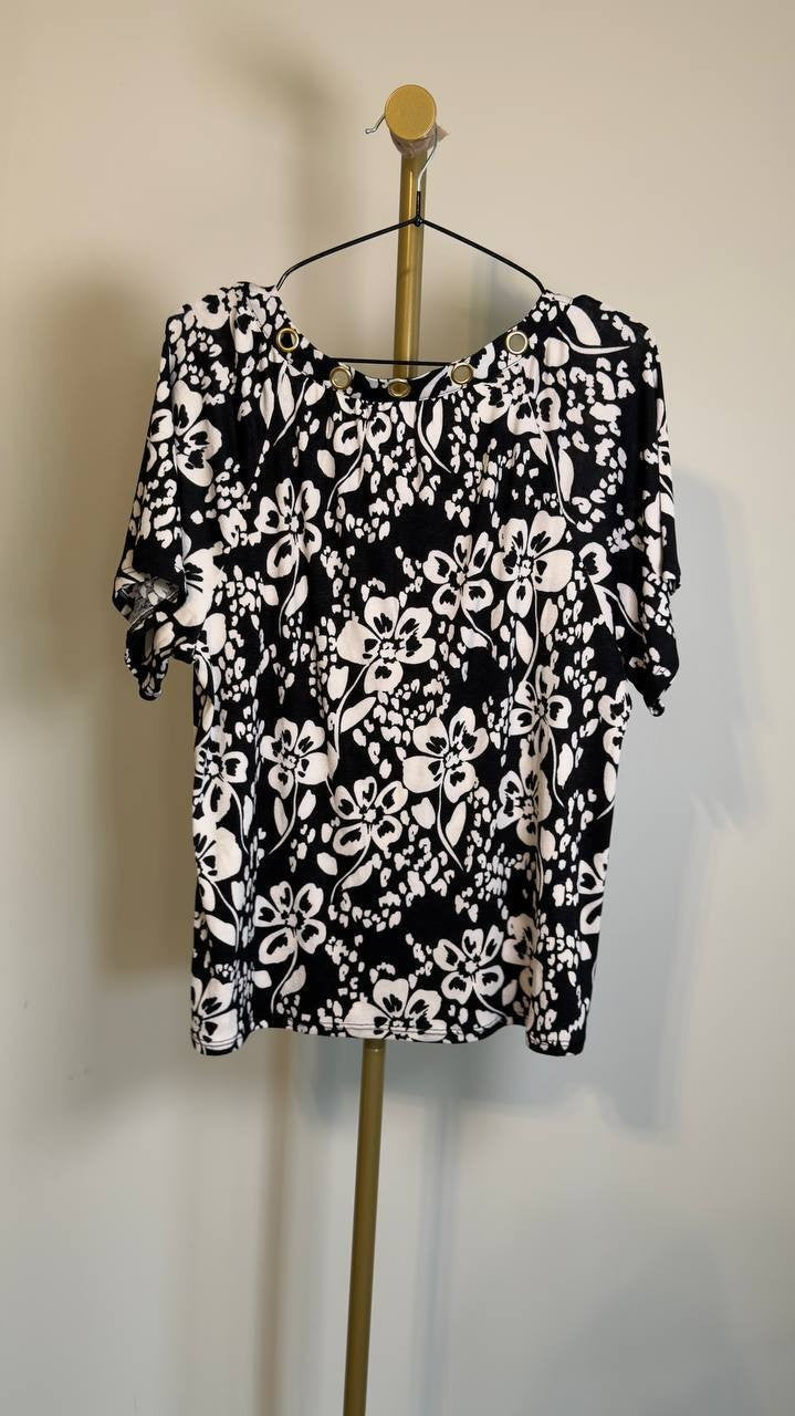 Belldini Grommet Detail Floral Raglan Knit Top Black Combo L NWT $49