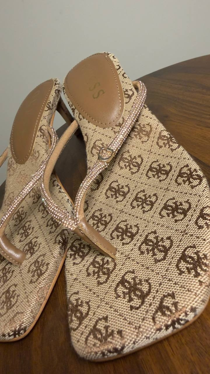 Guess  Thong  Dress  Sandals  Beige  8.5M  New  $99