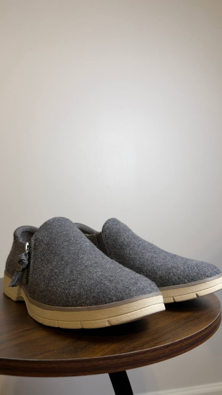 Dr.  Scholl’s  Slip On Shoes  Charcoal  8M  New  $90