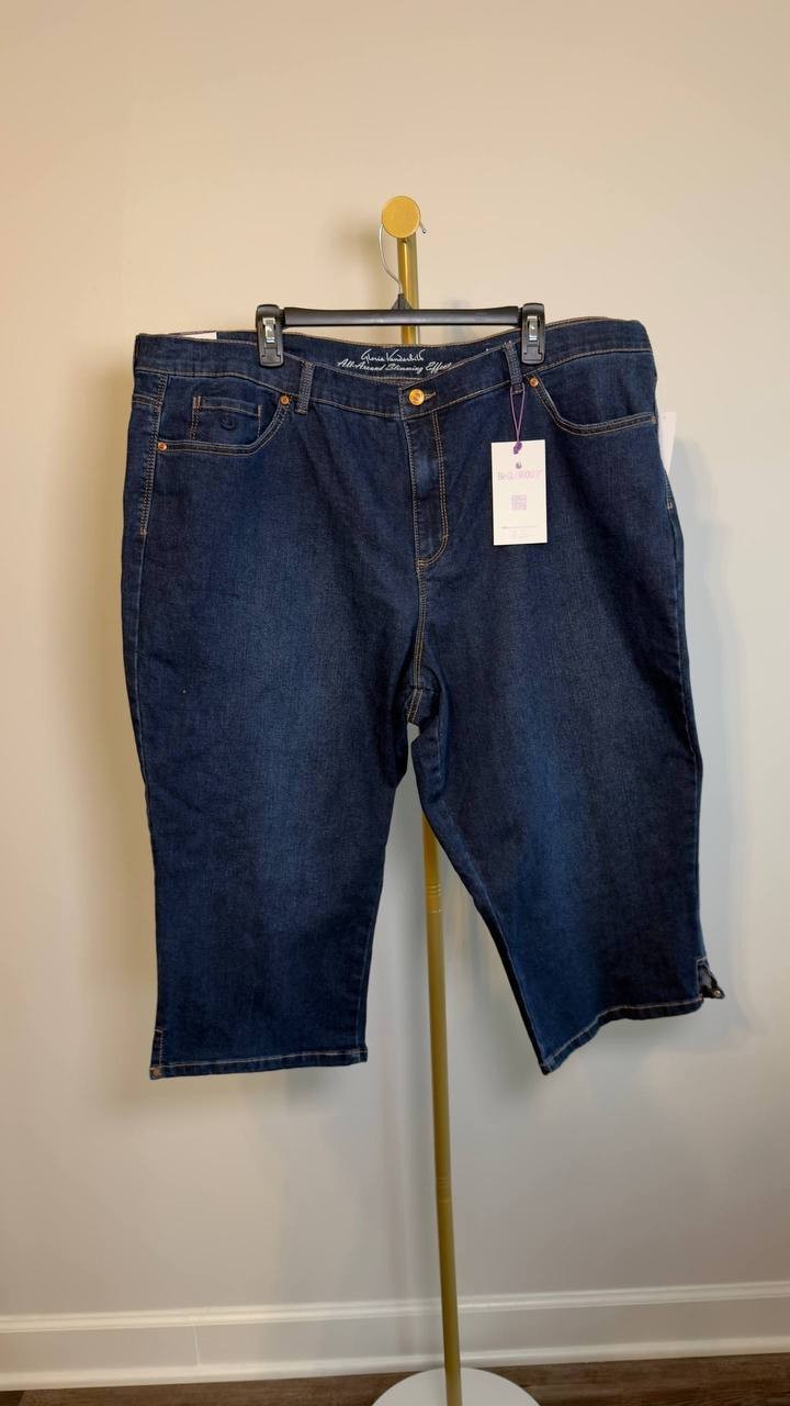 Gloria Vanderbilt Amanda Capri Jeans Plus Size Madison 22W NWT $54