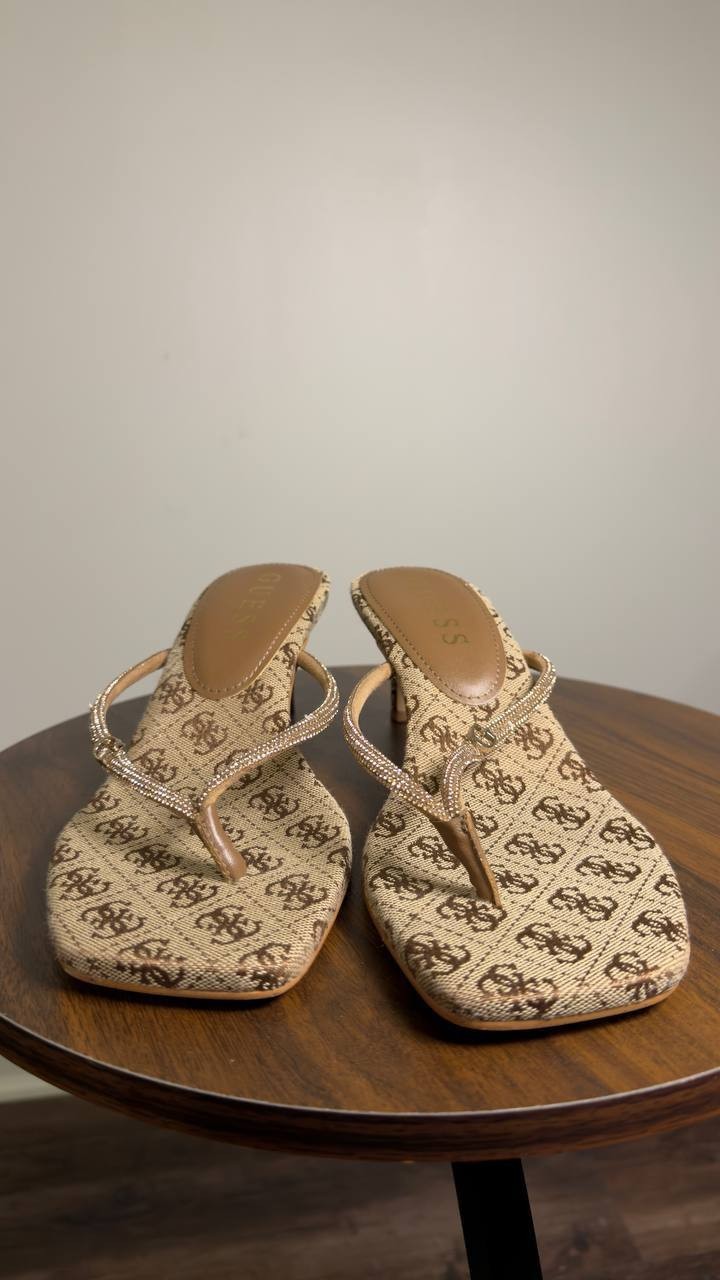 Guess  Thong  Dress  Sandals  Beige  8.5M  New  $99