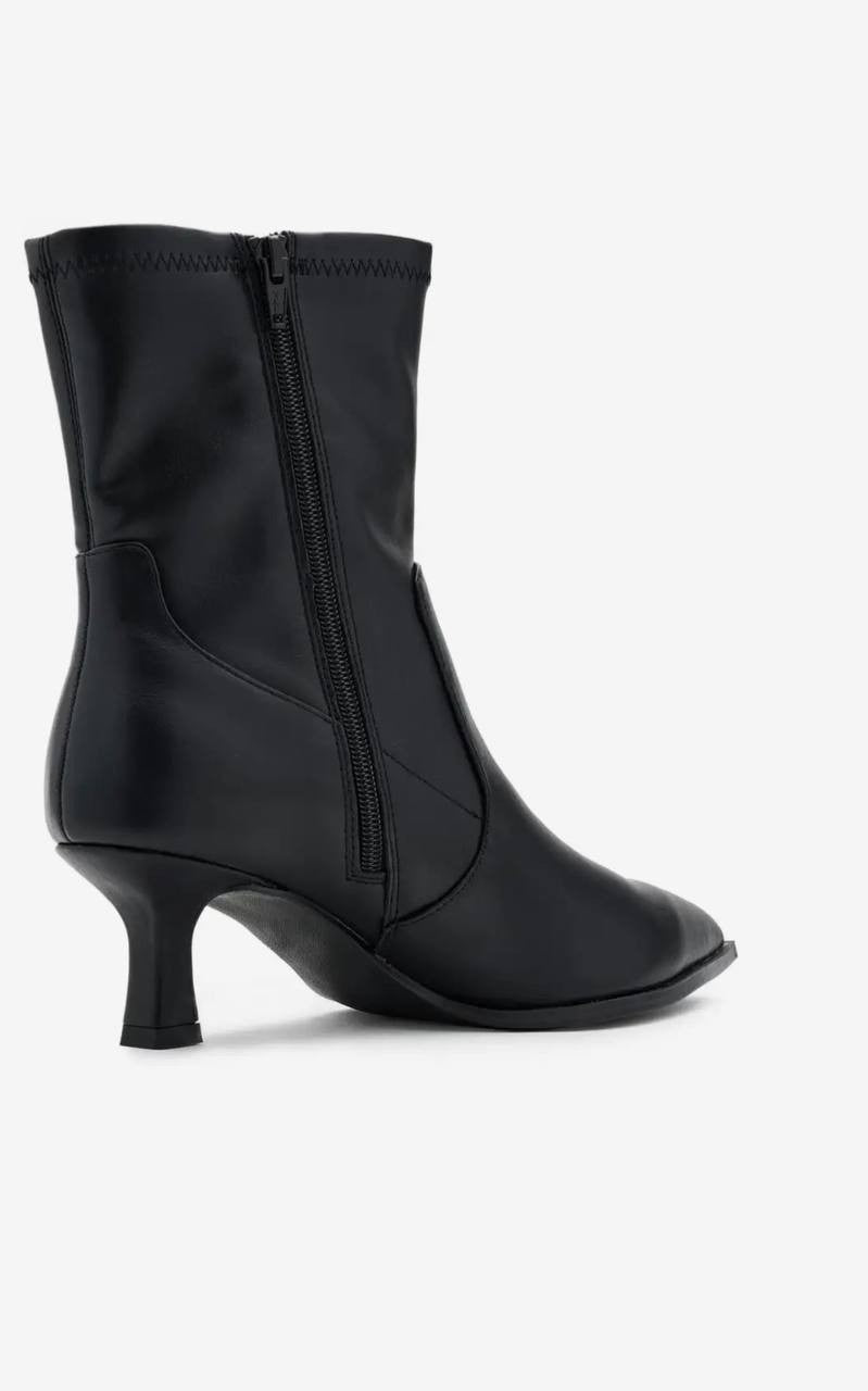 DV Dolce Vita Black Polyurethane Heeled Booties 9M New in Box MSRP $89