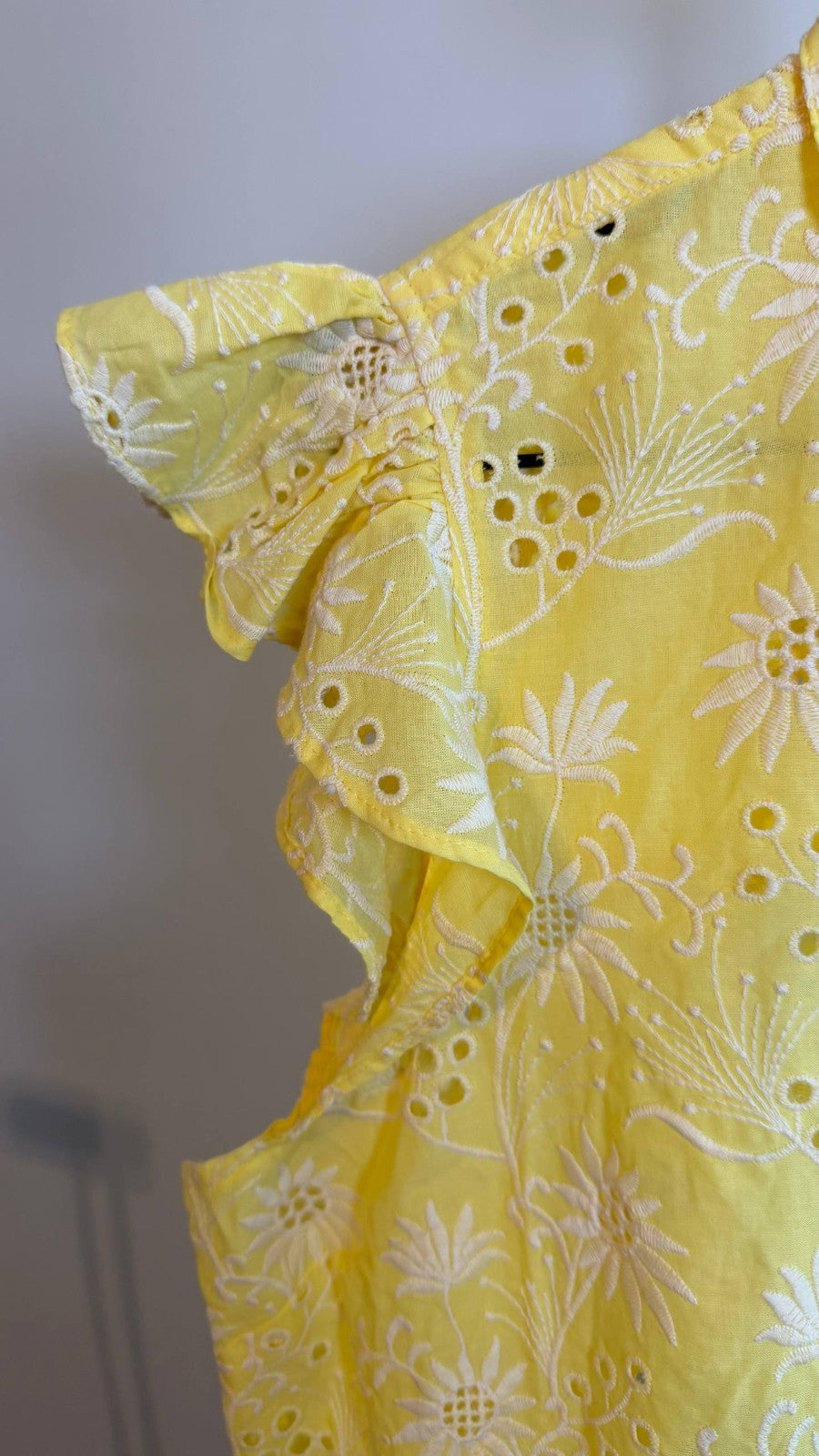 T Tahari Women’s Cotton Eyelet Flutter‑Sleeve Top Yellow $78 NWT
