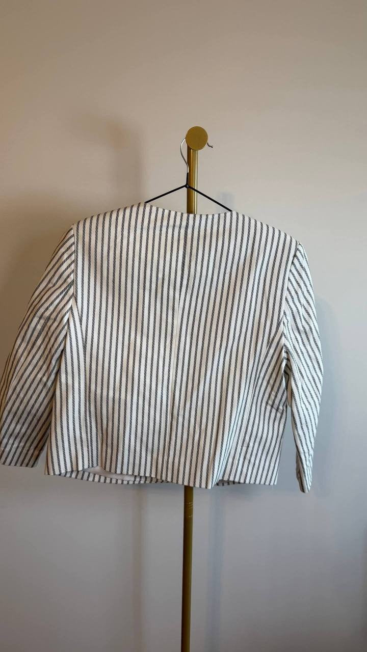 T Tahari Women’s Striped Button Front Cropped Jacket Size 10 NWT $148